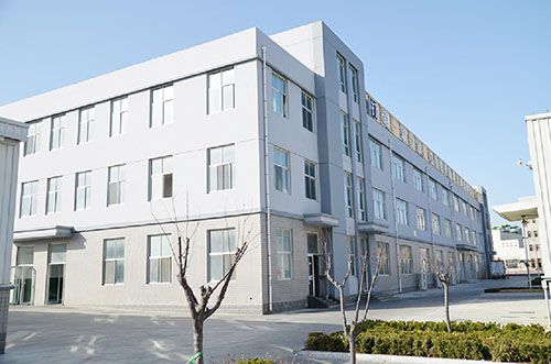 公司本著以人為本、誠信待人的理念，培養(yǎng)造就了一批專業(yè)人員